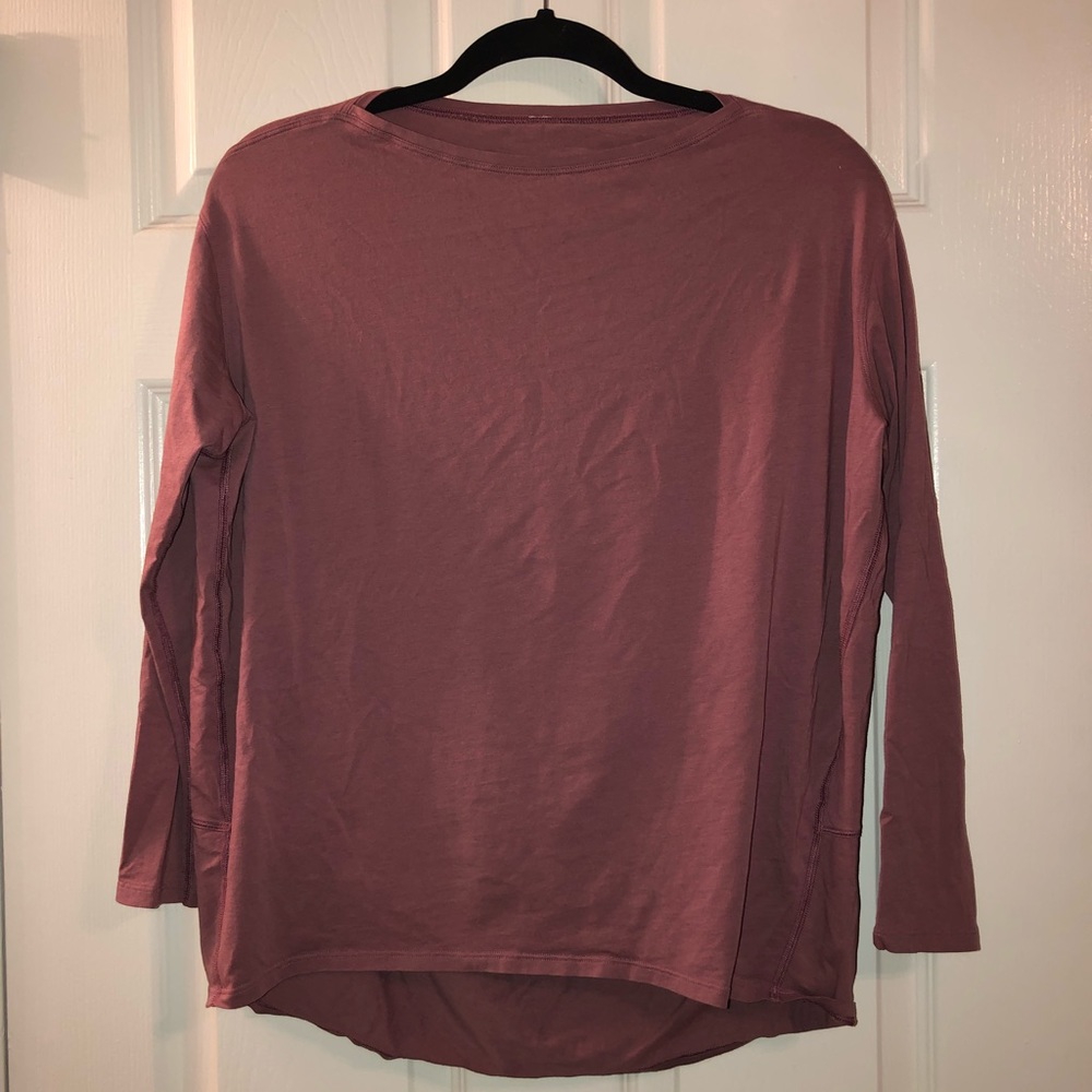 Lululemon long sleeve T-shirt